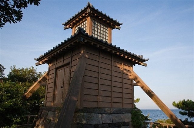 Японский маяк в Томиодо, Канагава